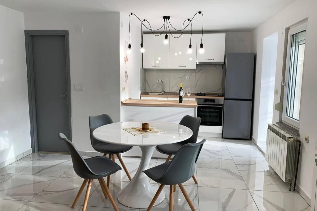NEW Apartment Ema Krk Town Zewnętrze zdjęcie